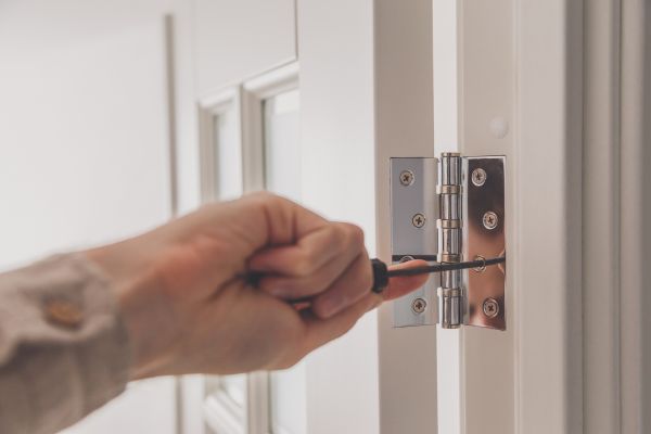 Hinge Repair in Elyria