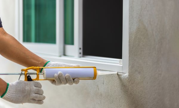 Window Caulking Service in Elyria