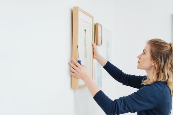 Picture Hanging Service in Elyria
